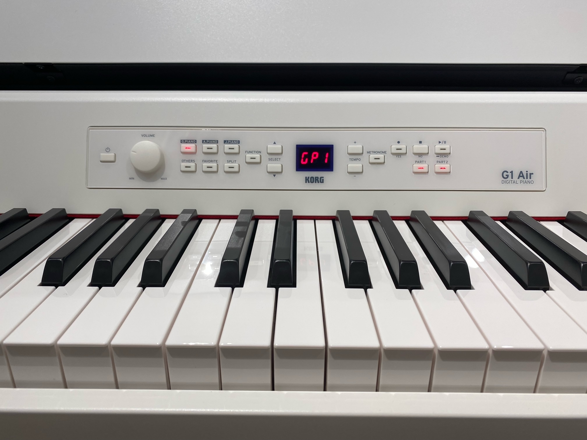 KORG 赤い電子ピアノ ※液晶表示欠けあり - 鍵盤楽器、ピアノ